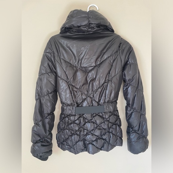H&M Shiny Black Puffer Jacket with Belt puffed neck. NWOT size2 (small) - Picture 4 of 8